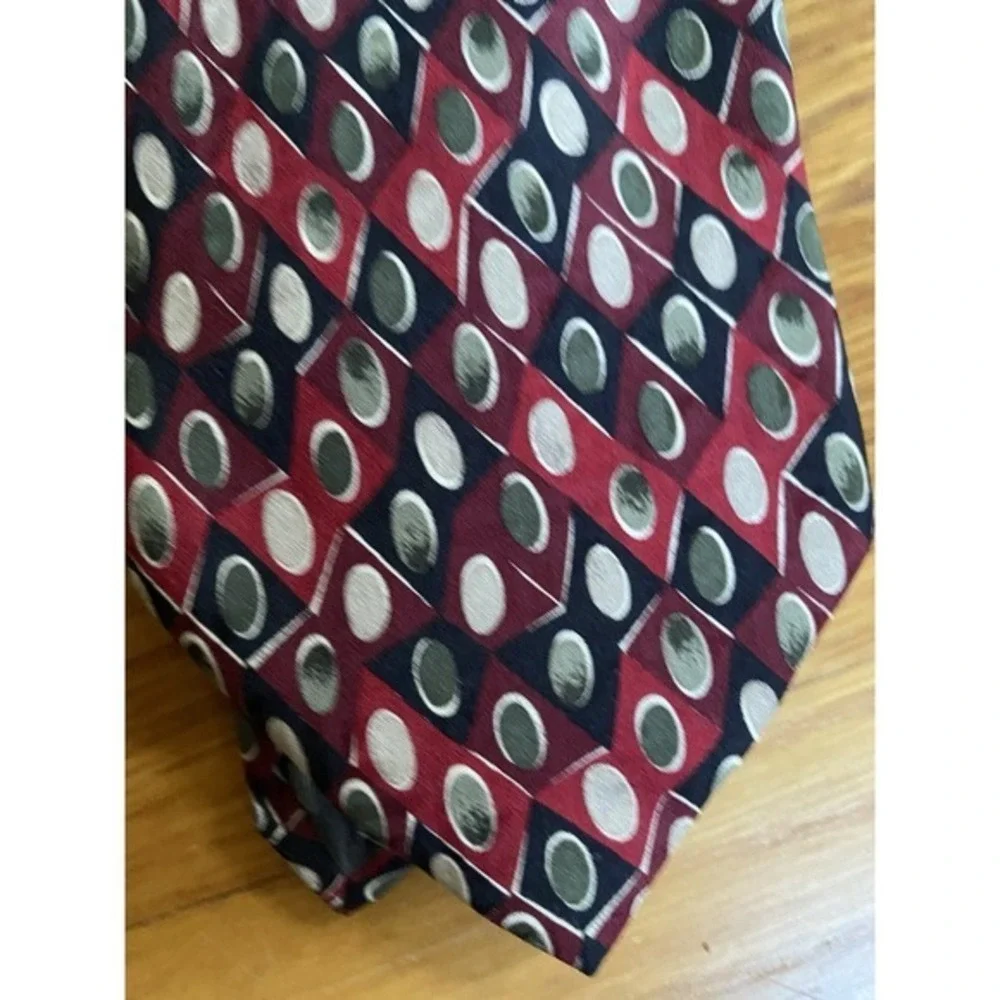 Today's Man 100% Silk‎ Colorful Tie Made In Italy 3646